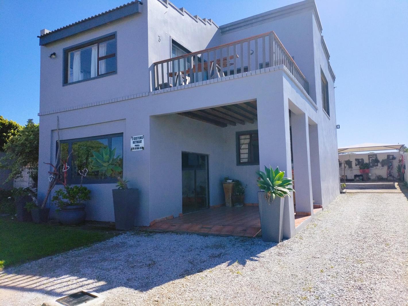4 Bedroom House in Kleinbaai