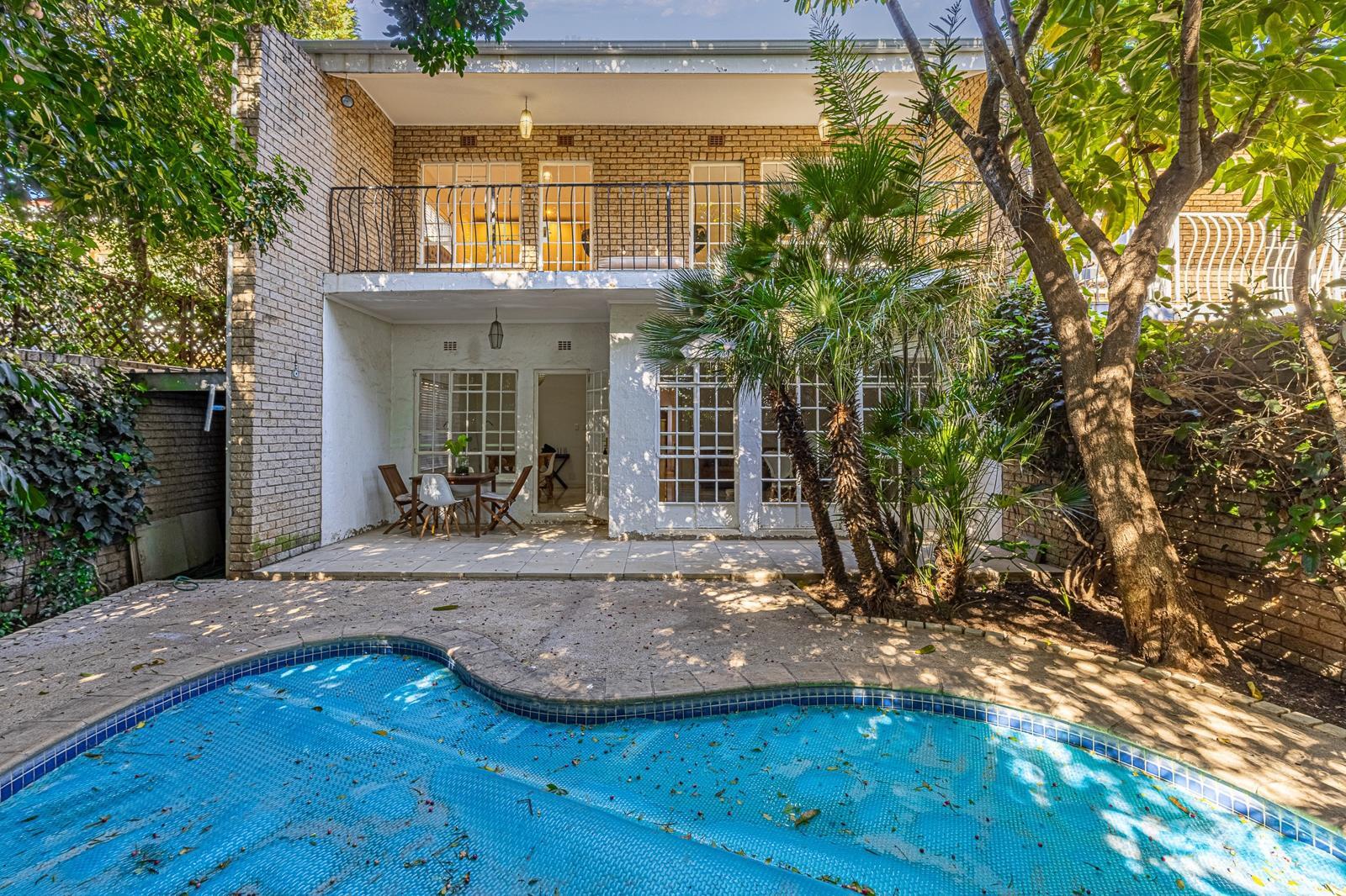 3 Bedroom Apartment in Hyde Park