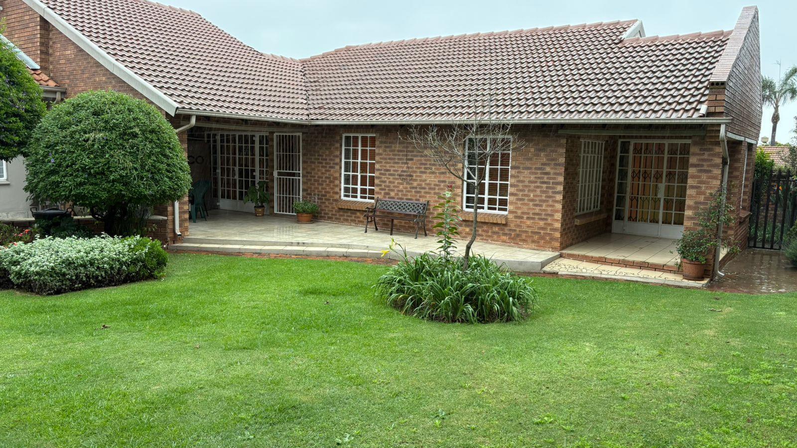 1 Bedroom Garden Cottage in Bergbron