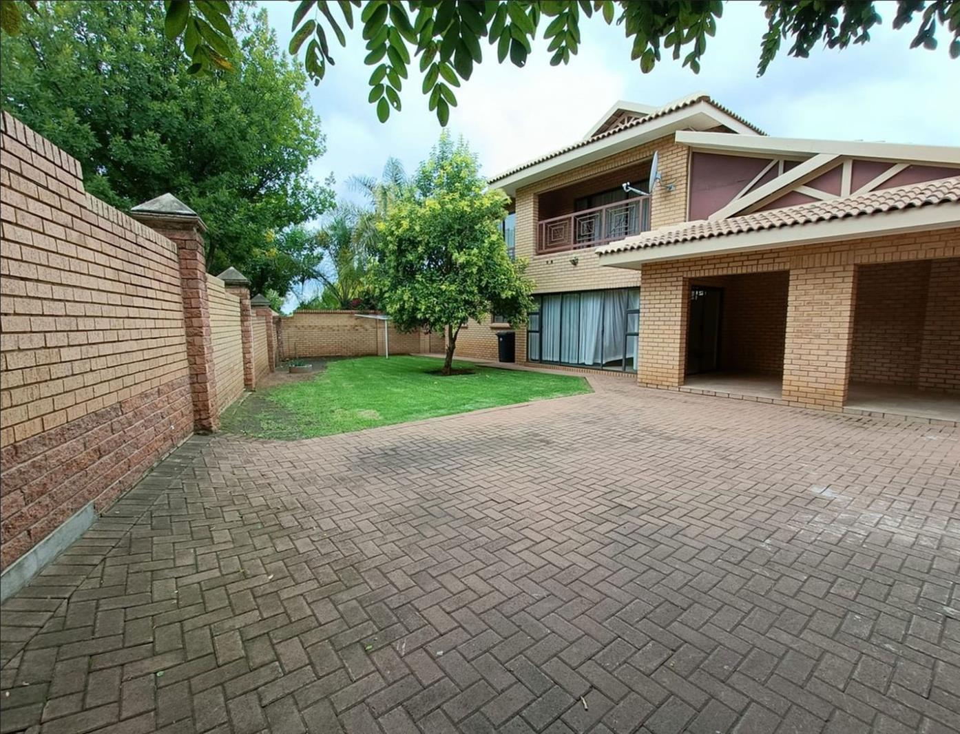 4 Bedroom Townhouse in Kroonstad Central