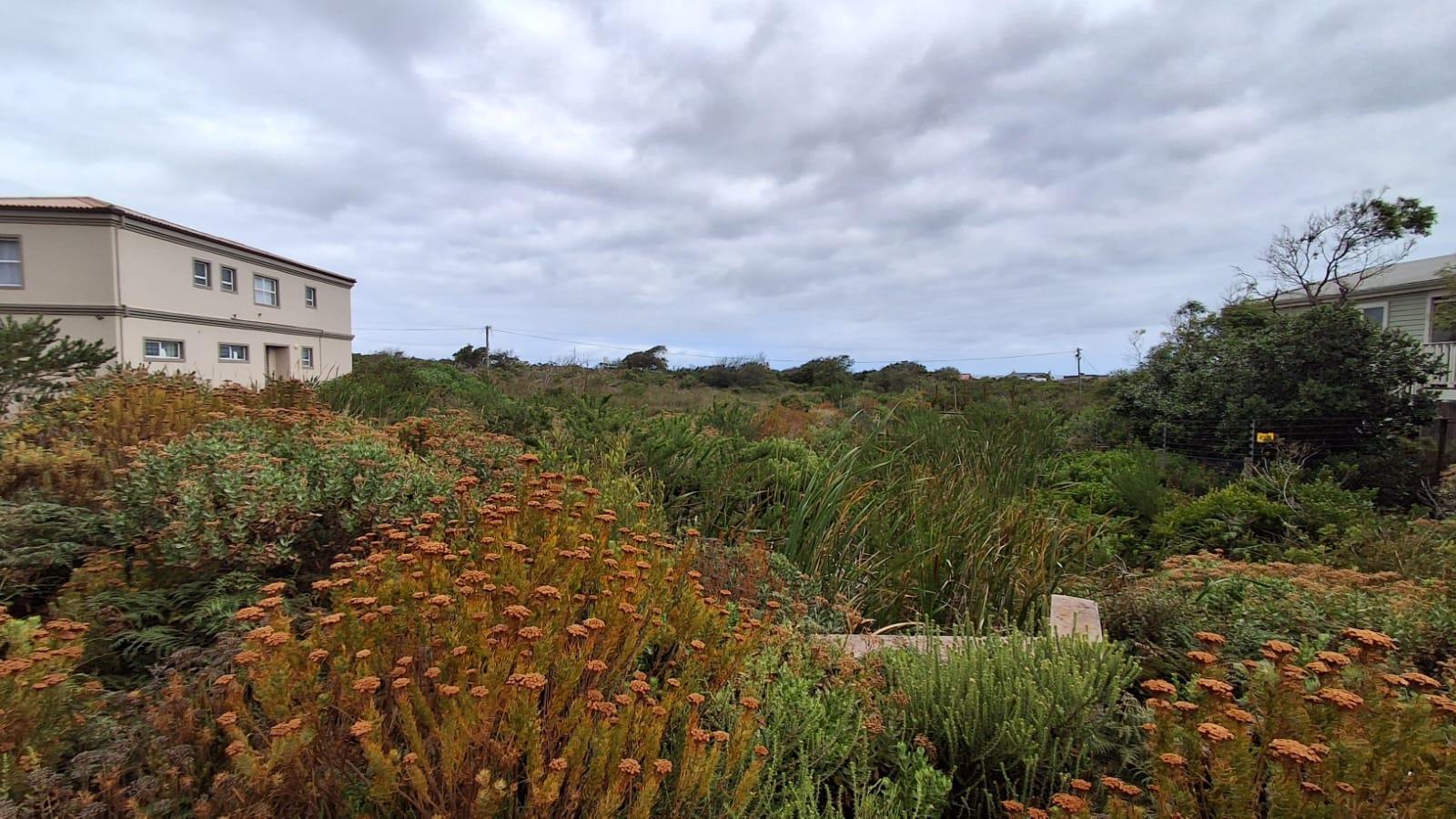880 m² Land available in Bettys Bay