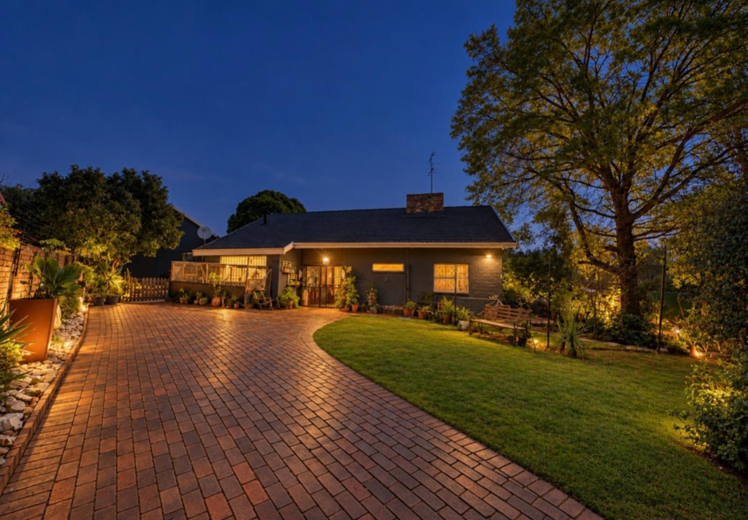 4 Bedroom House in Libradene