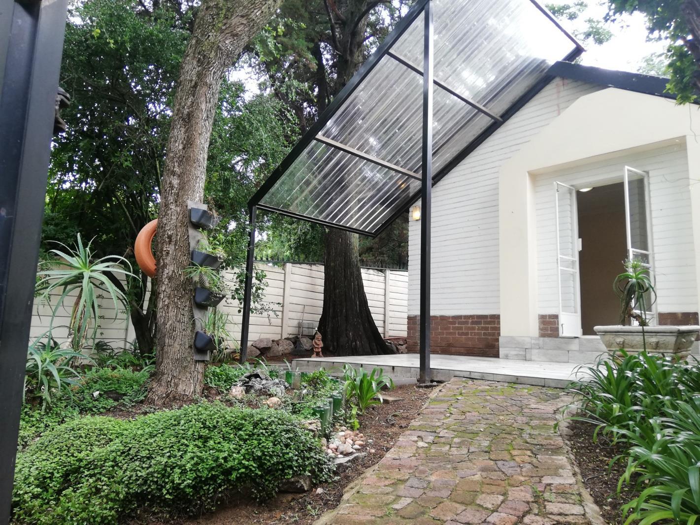 2 Bedroom Garden Cottage in Ferndale