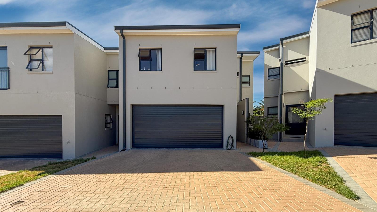 4 Bedroom House in Langeberg Ridge