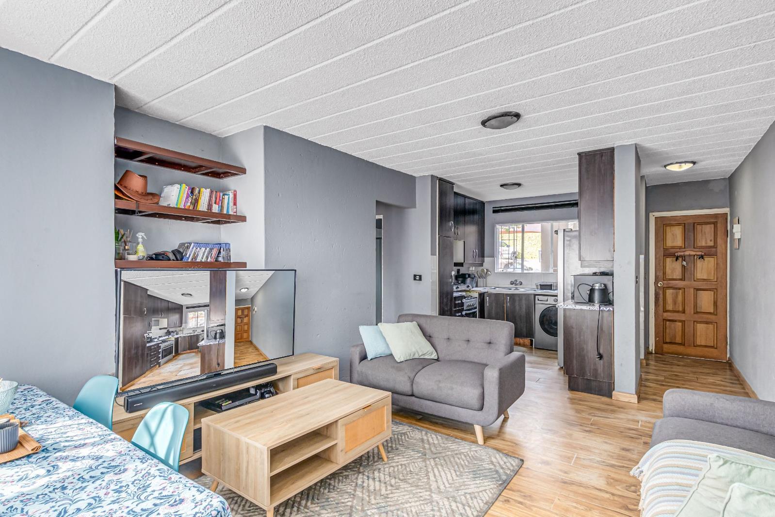 3 Bedroom Apartment in North Riding AH