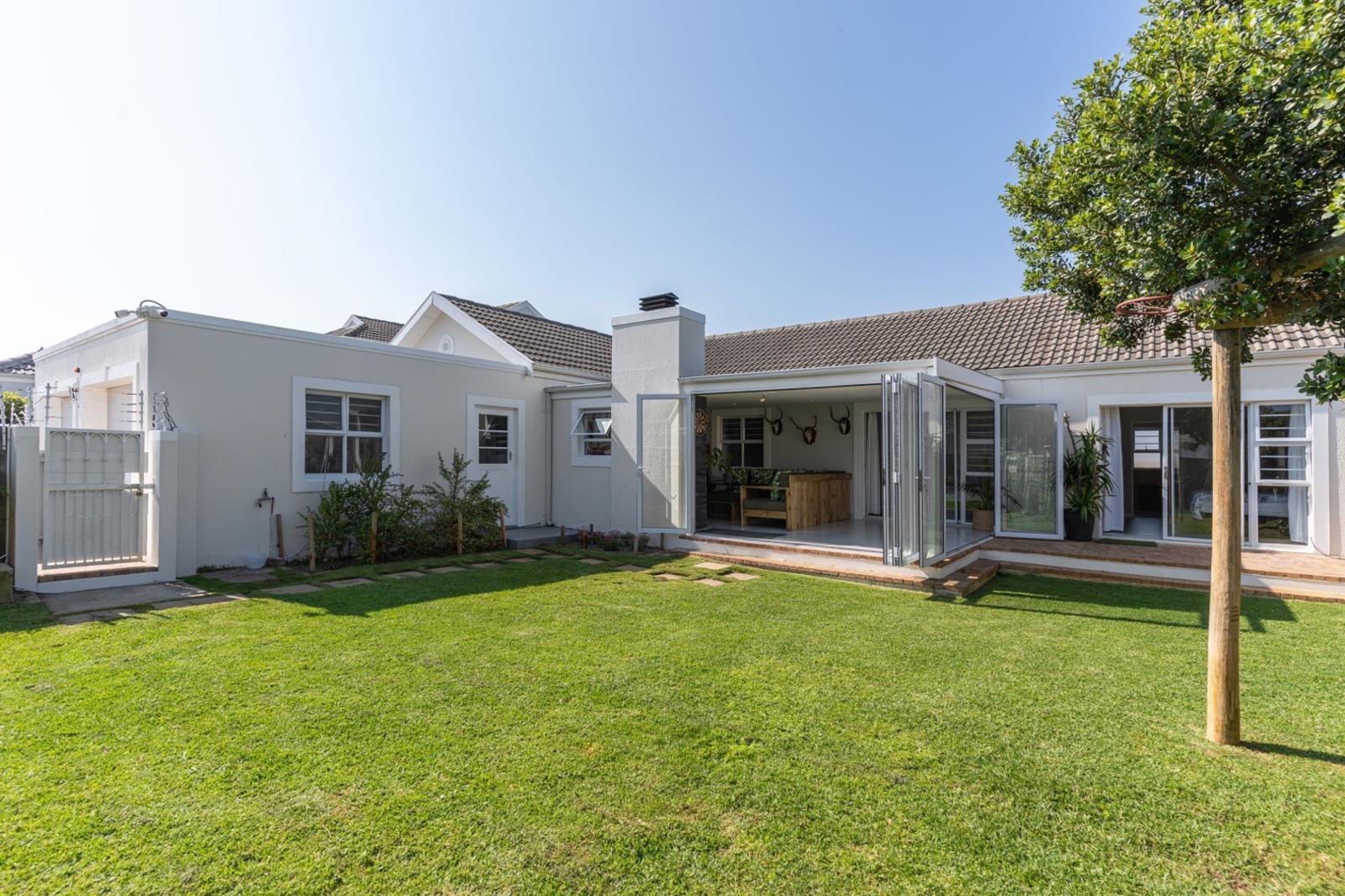 4 Bedroom House in Sunningdale