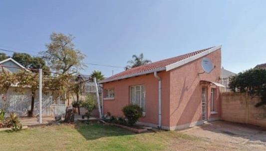 2 Bedroom Garden Cottage in Robertsham