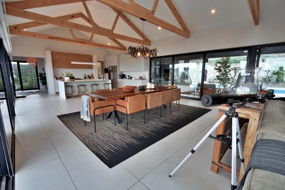 4 Bedroom House in Stilbaai Wes