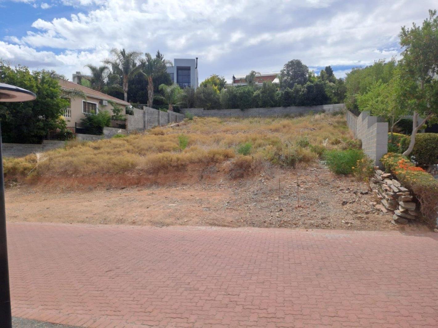 1 000 m² Land available in Fairway Heights