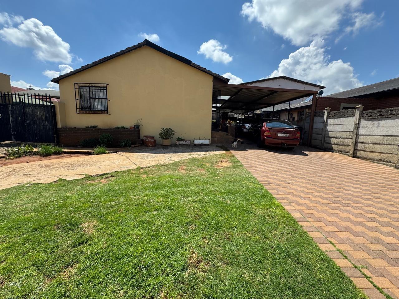 3 Bedroom House in Bosmont