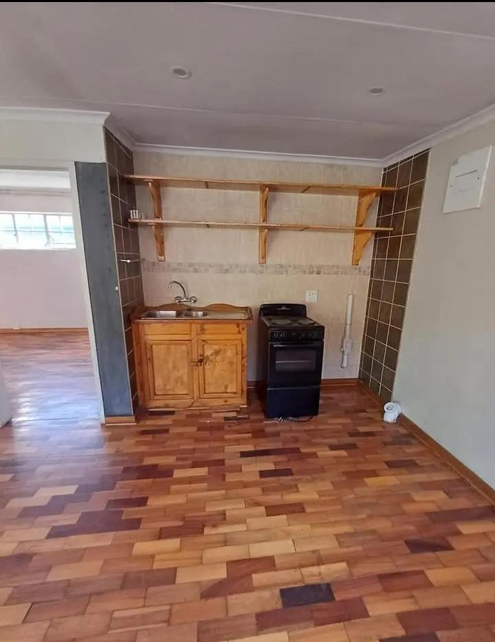 1 Bedroom Garden Cottage in Claremont