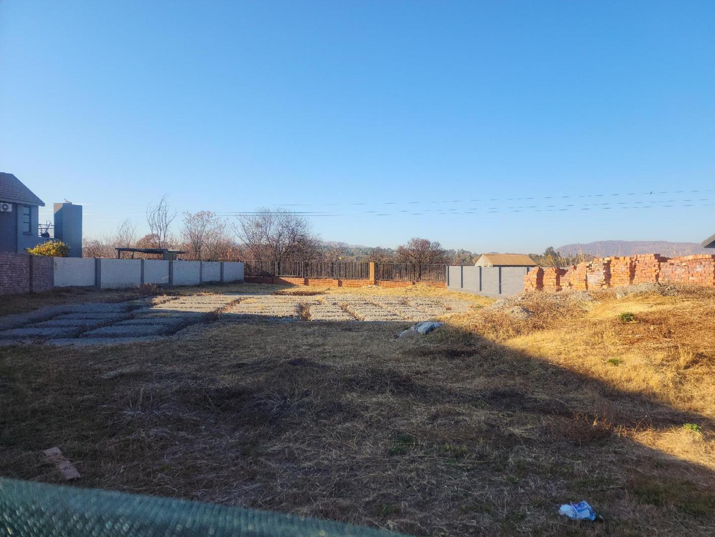 820 m² Land available in Melodie