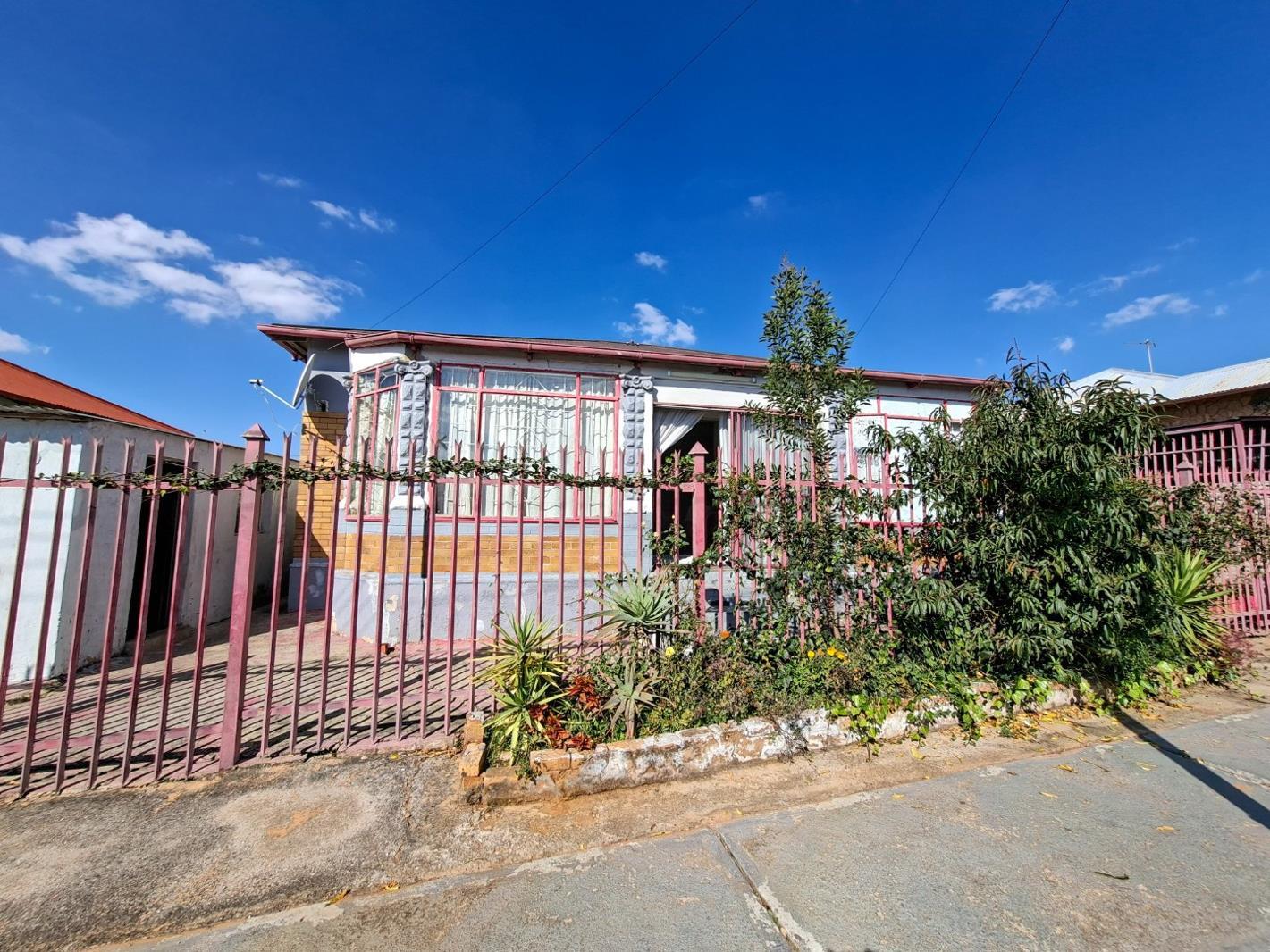 3 Bedroom House in Krugersdorp West