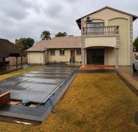 4 Bedroom House in Brackendowns