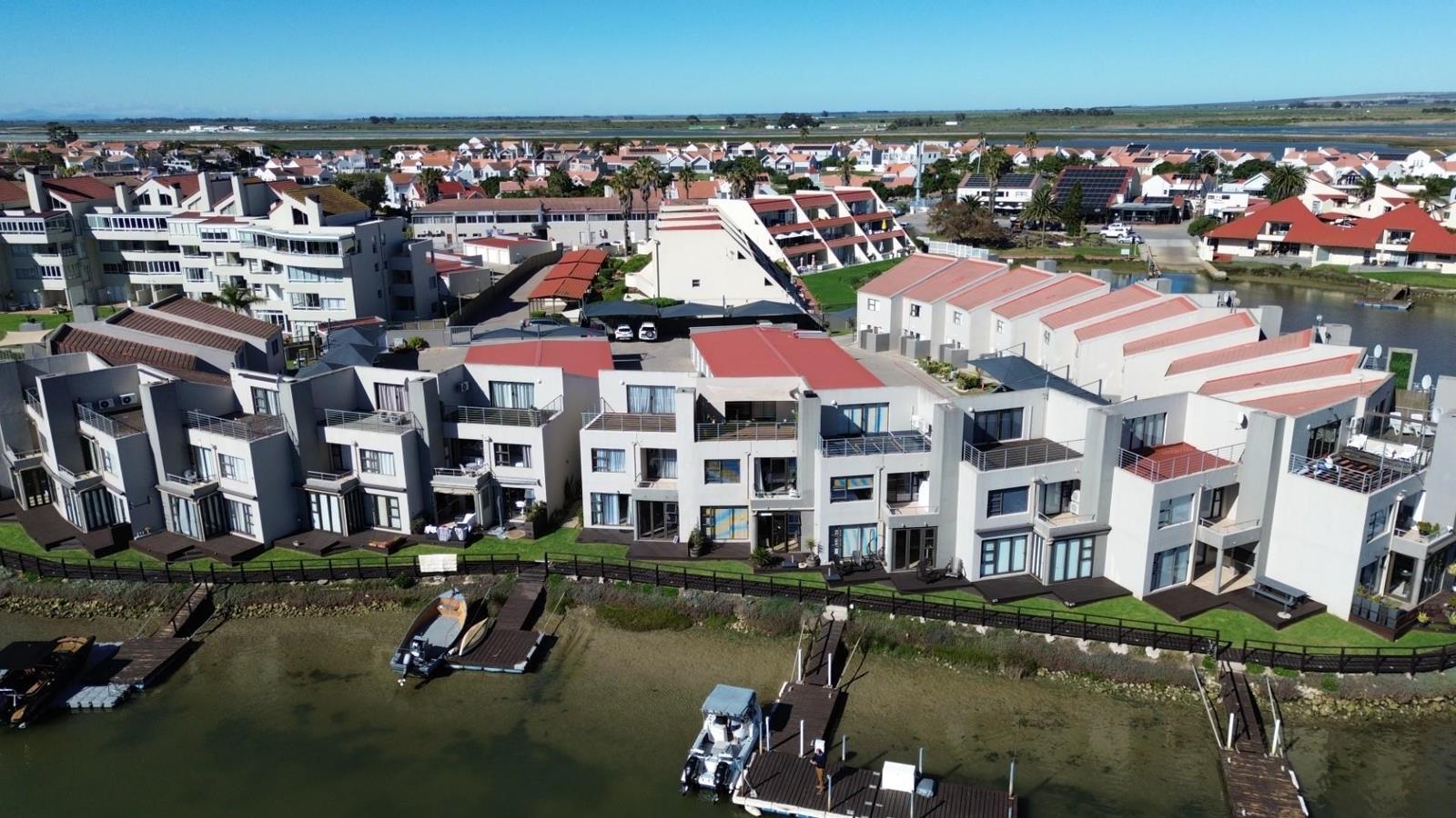 3 Bedroom Townhouse in Port Owen