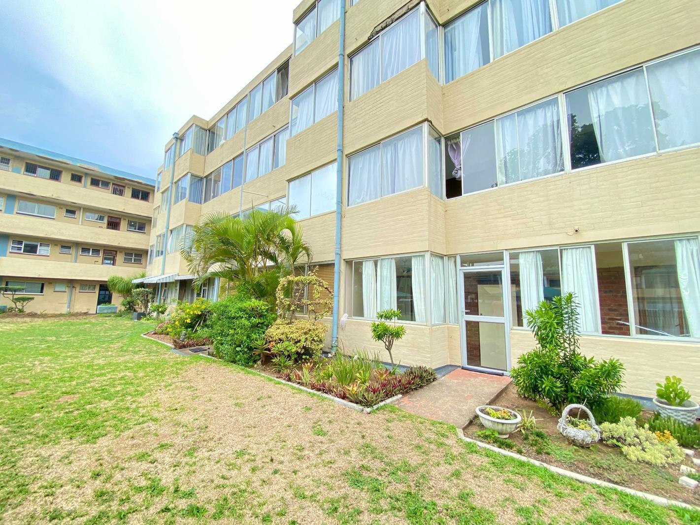 2 Bedroom Apartment in Amanzimtoti