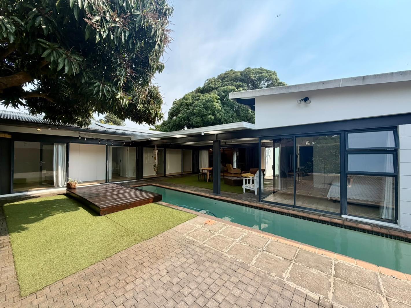 4 Bedroom House in Meer En See