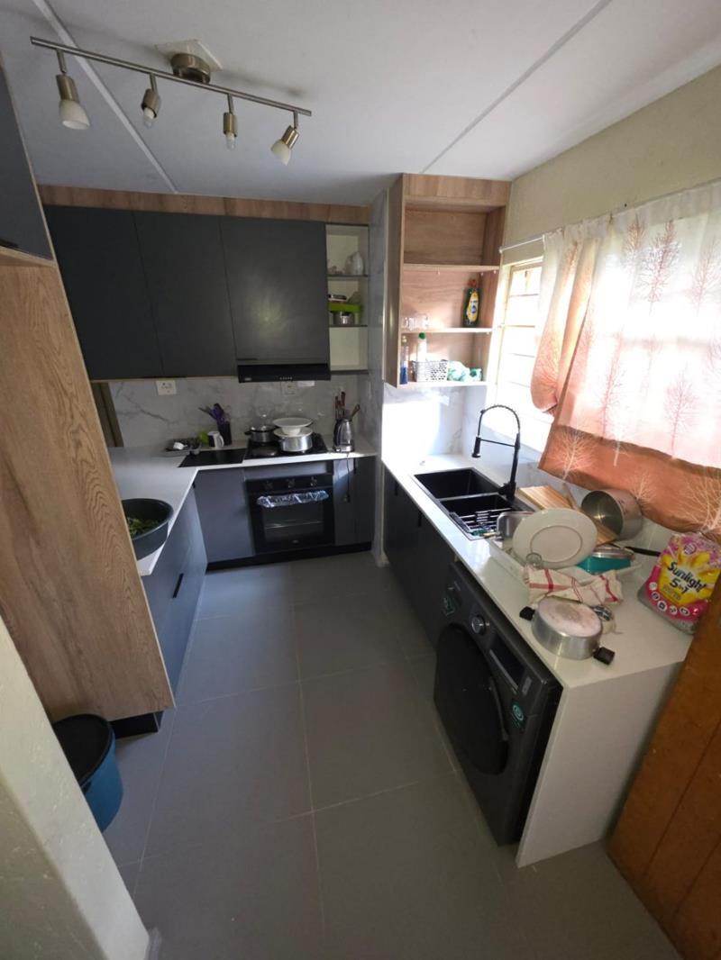 2 Bedroom Apartment in Die Hoewes