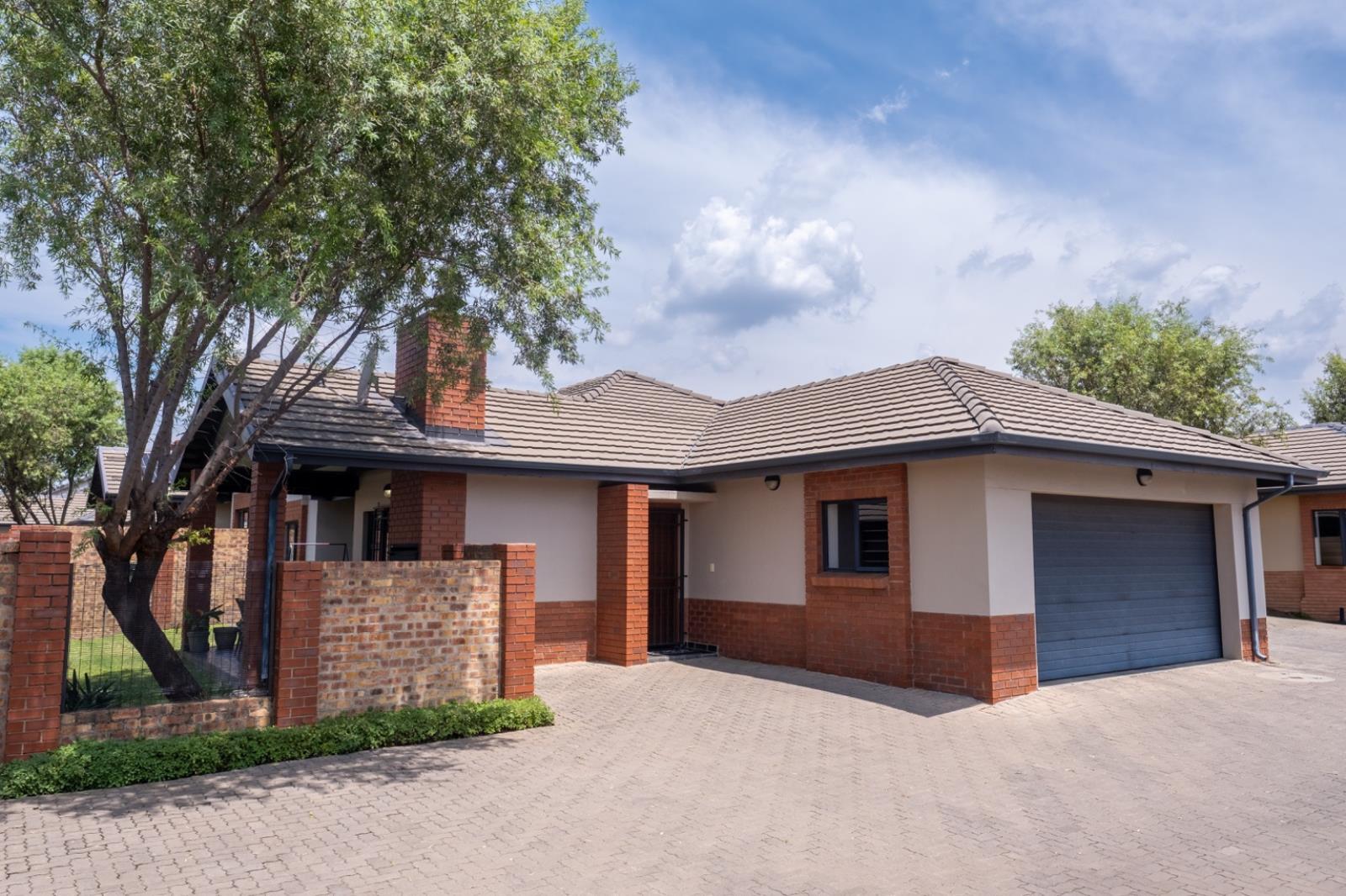 3 Bedroom Apartment in Equestria