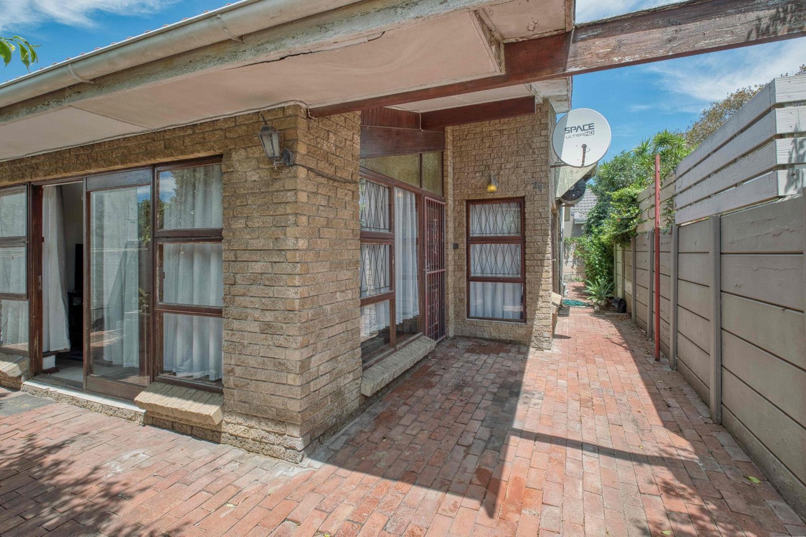 2 Bedroom House in Richmond Hill