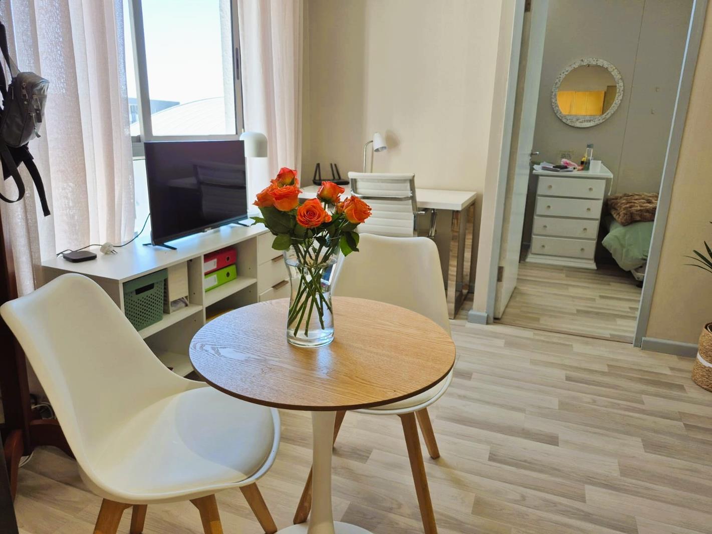 1 Bedroom Apartment in Claremont