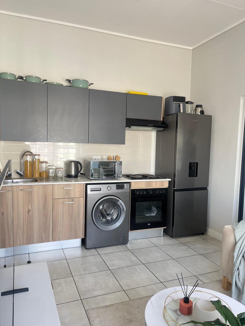 1 Bedroom Apartment in Linbro Park