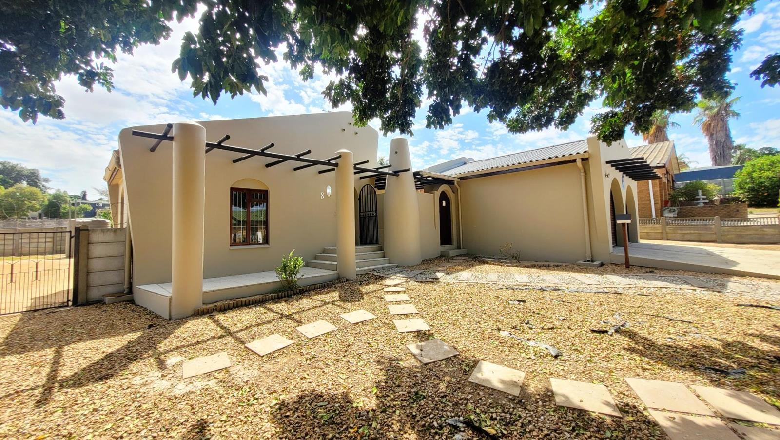 3 Bedroom House in Bergzicht