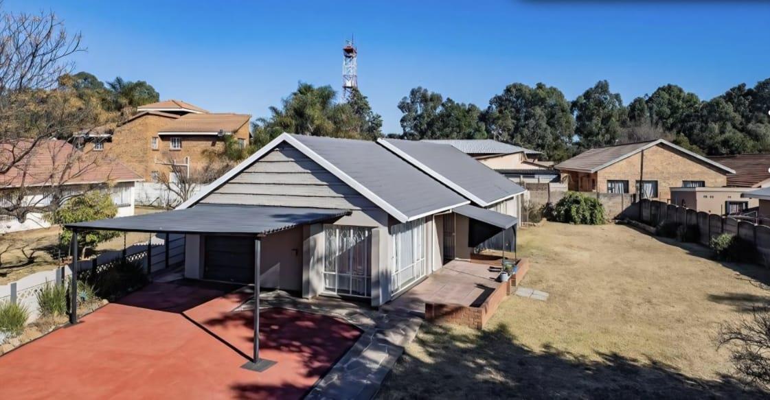 4 Bedroom House in Bonaero Park