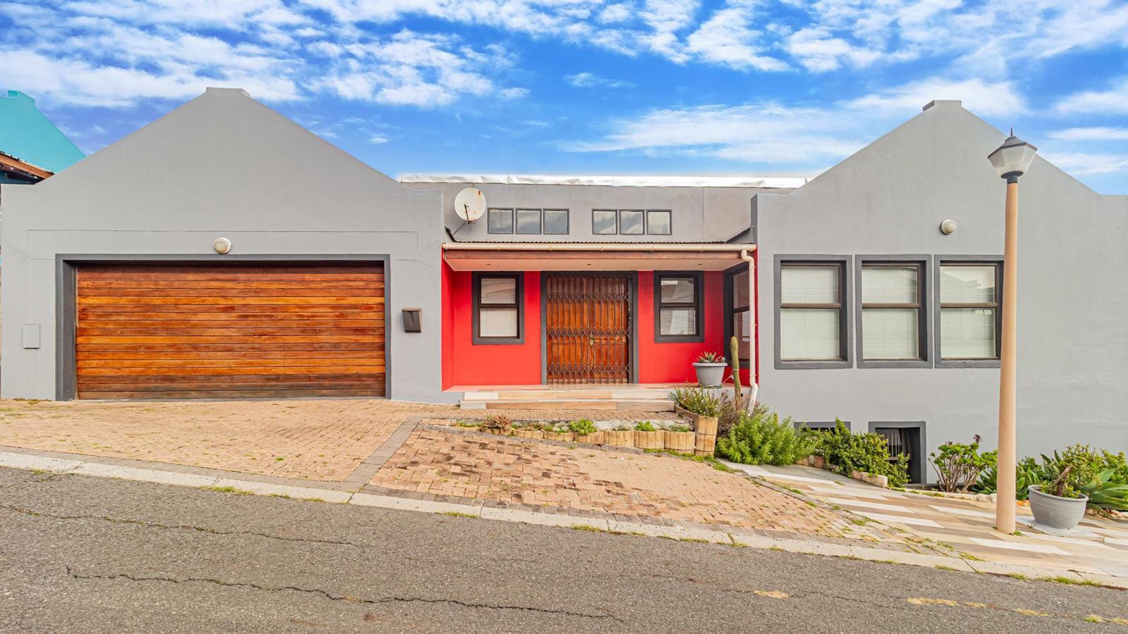 4 Bedroom House in Mountainside
