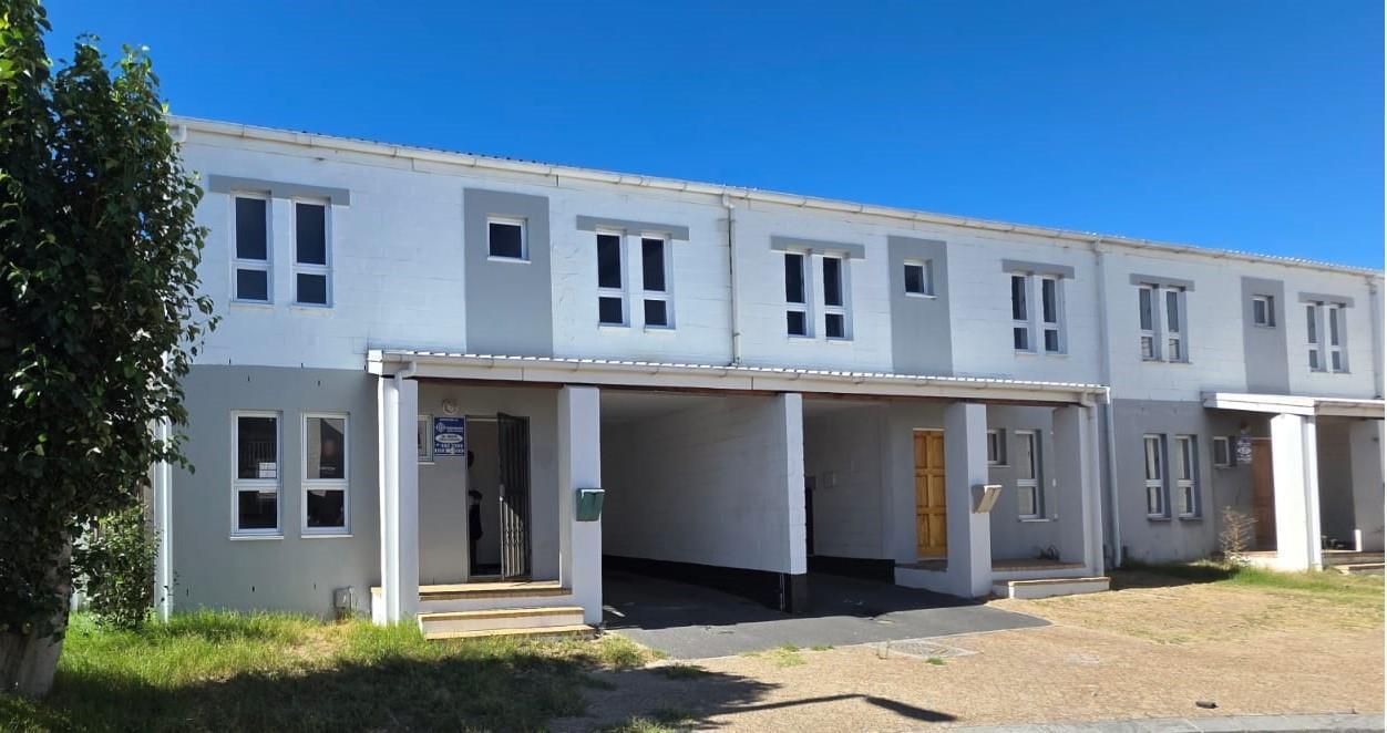 3 Bedroom Townhouse in Ruyterwacht