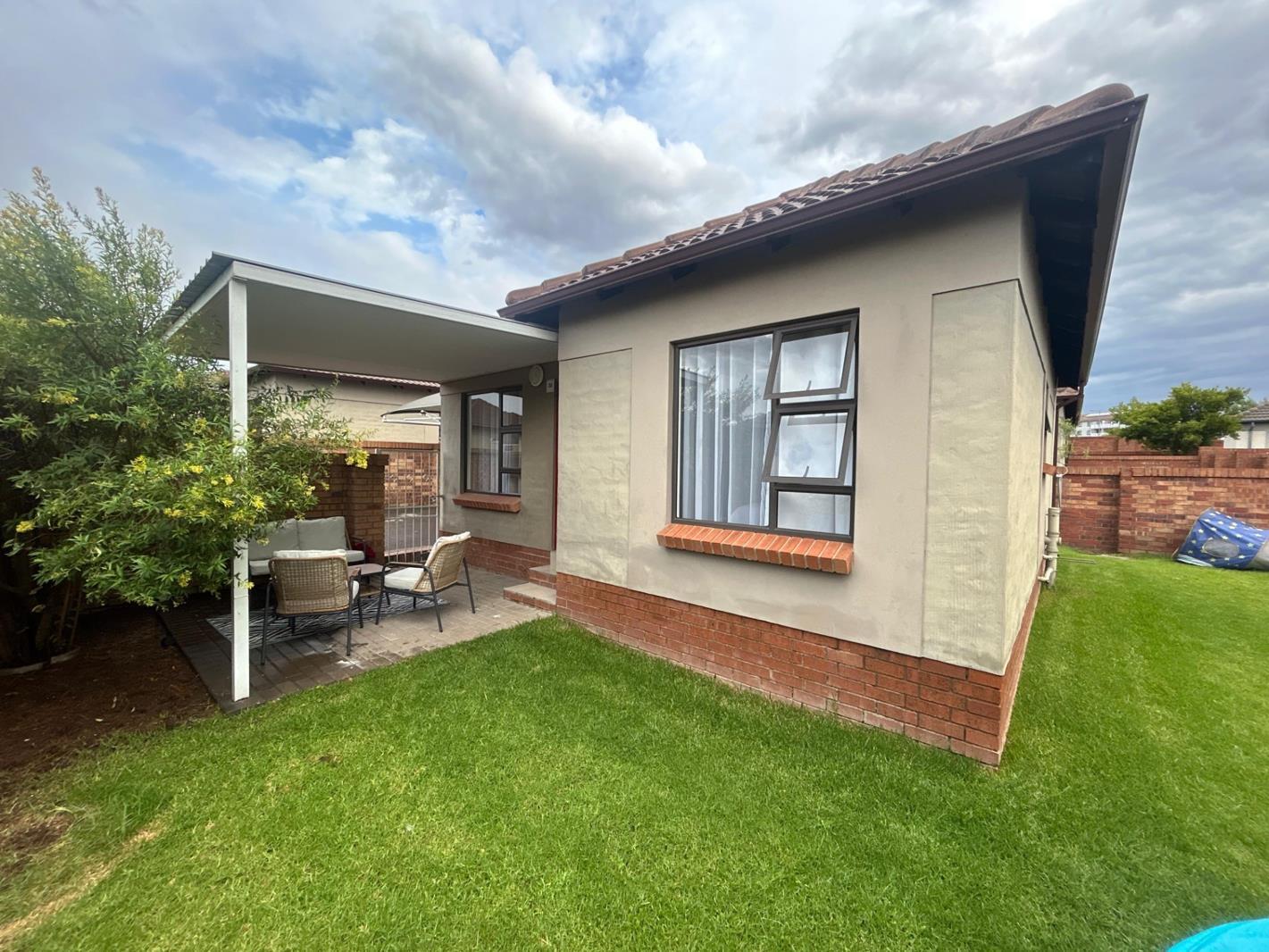 2 Bedroom Townhouse in Thatchfield