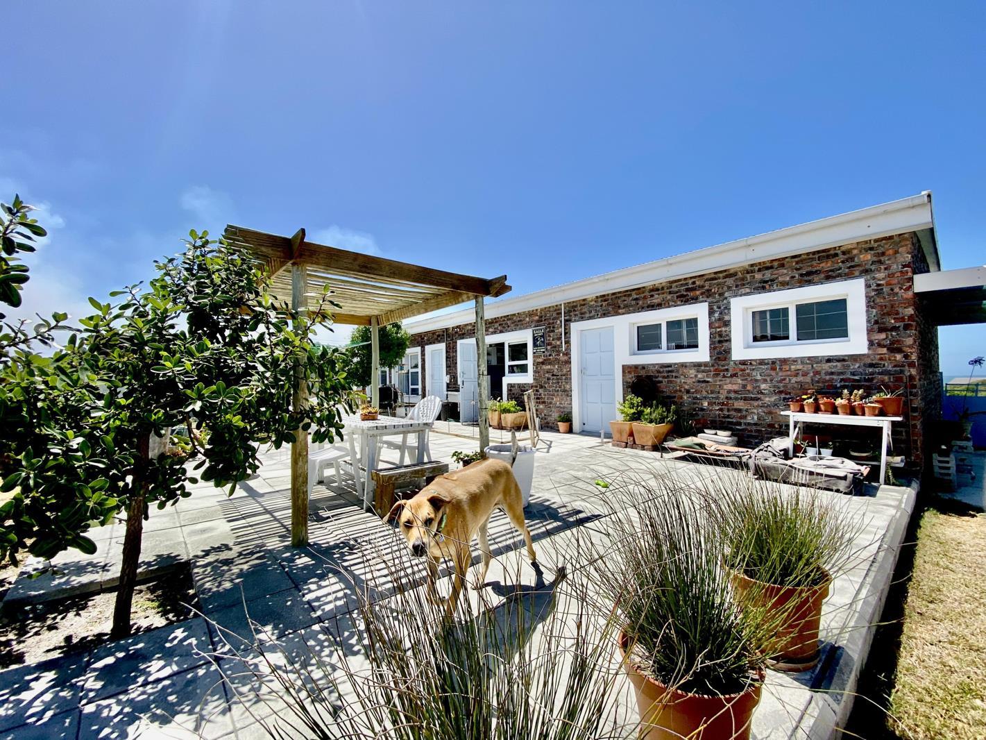 2 Bedroom House in Pearly Beach