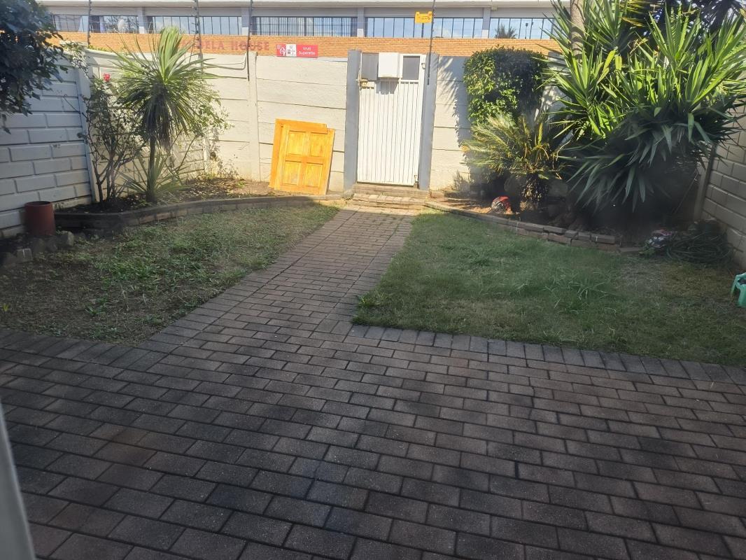 3 Bedroom Apartment in Clarens Park