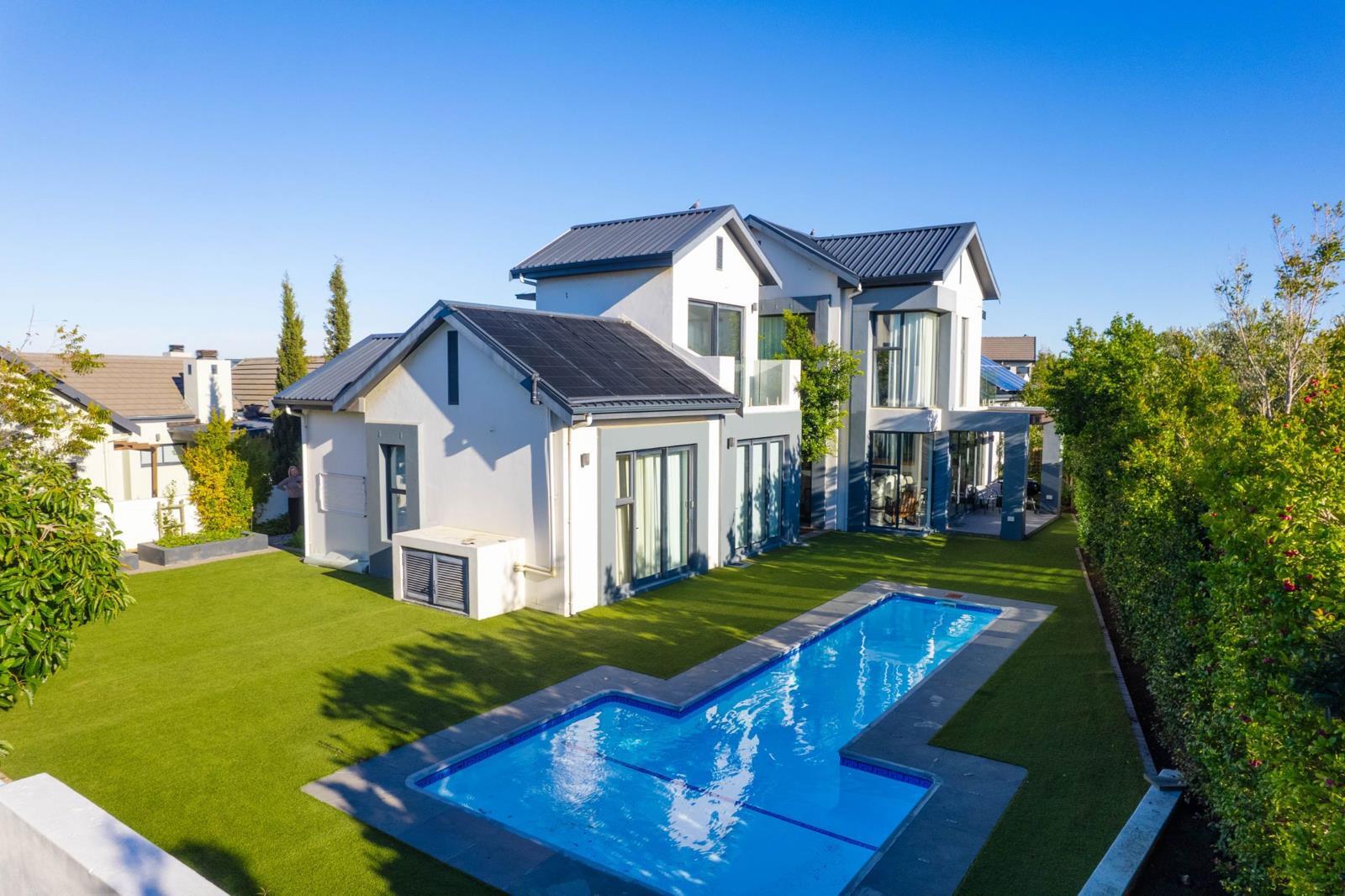 4 Bedroom House in Sitari