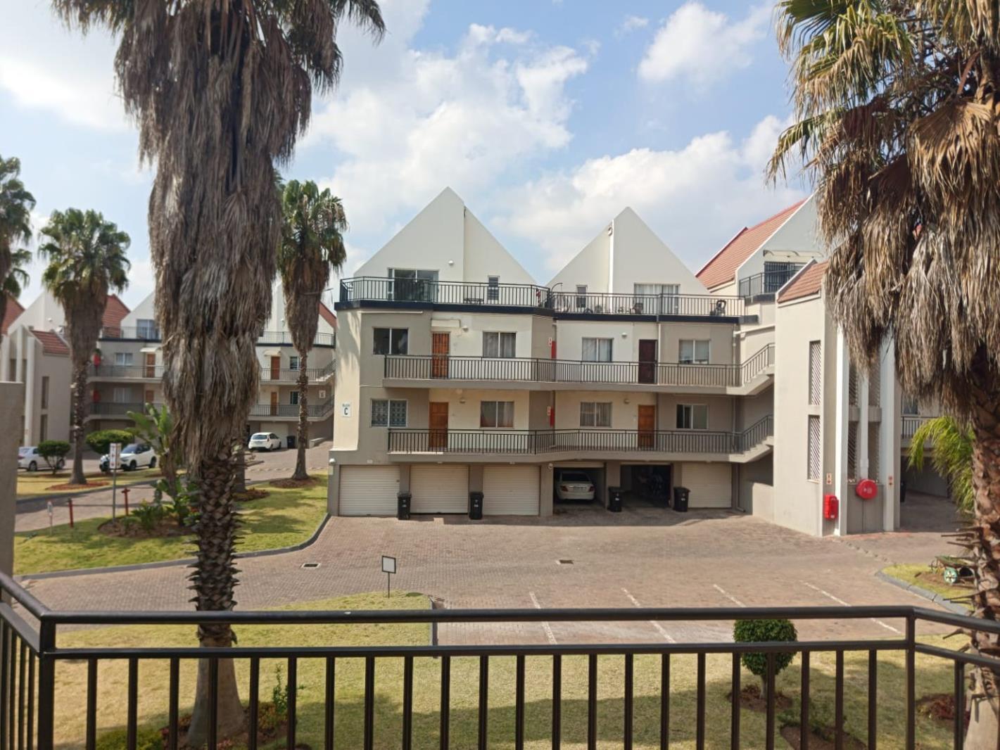 4 Bedroom Townhouse in Halfway Gardens