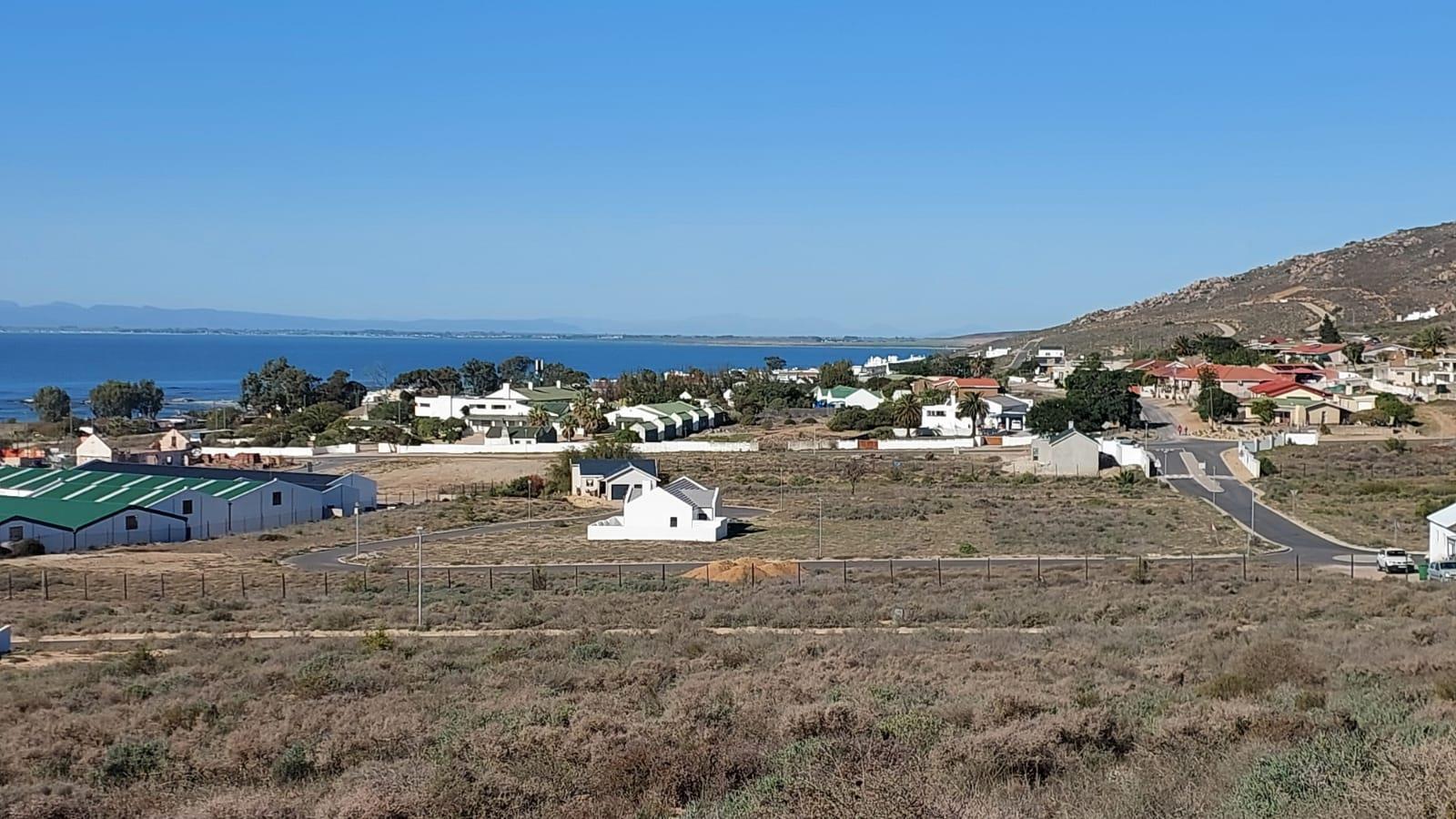 843 m² Land available in Britannica Heights