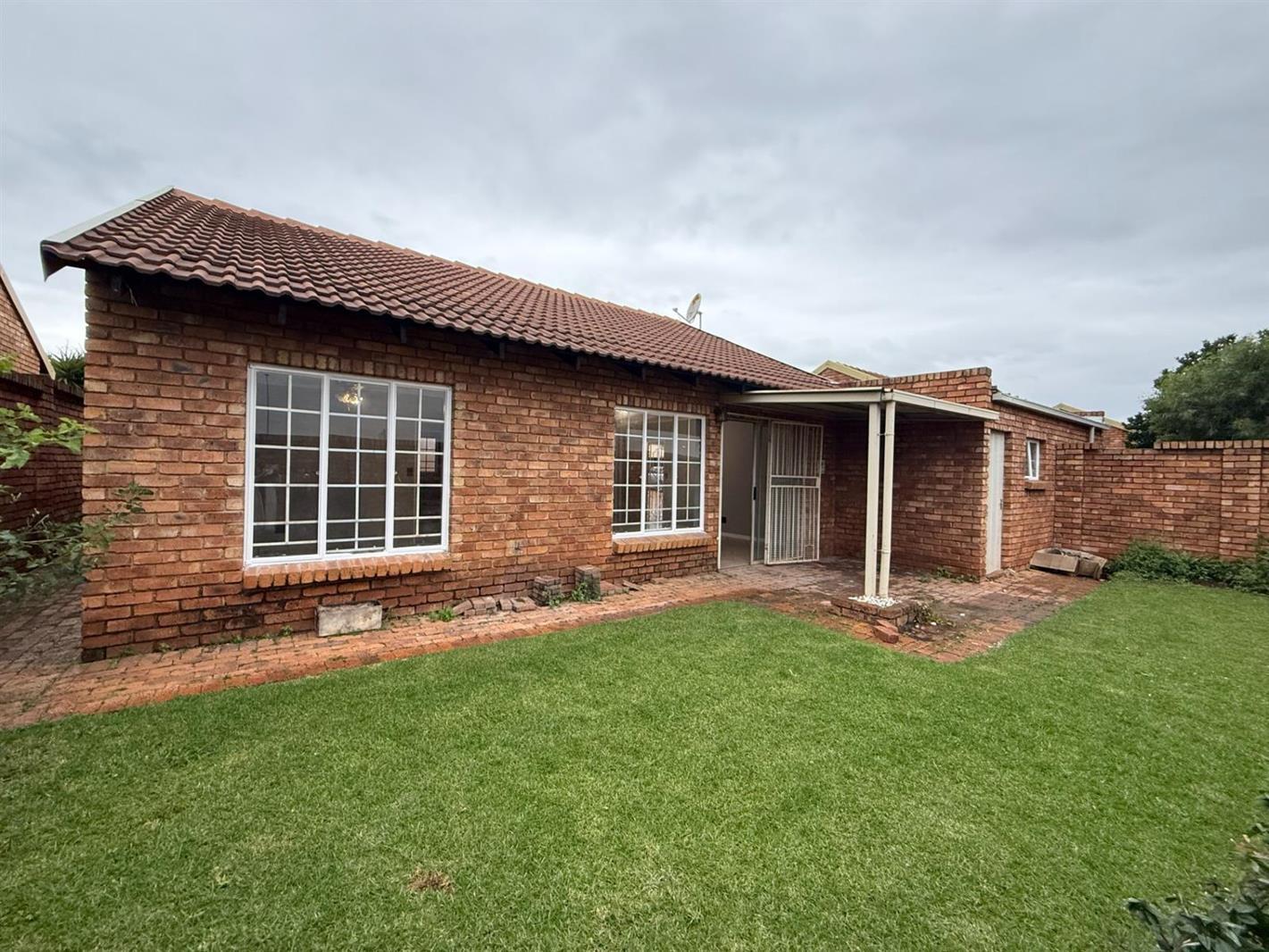 2 Bedroom Townhouse in Elarduspark