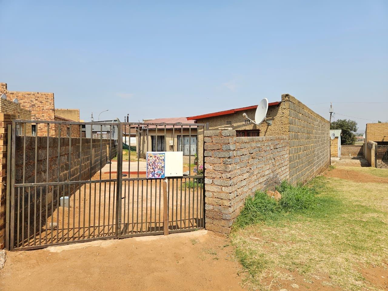 2 Bedroom House in Naledi