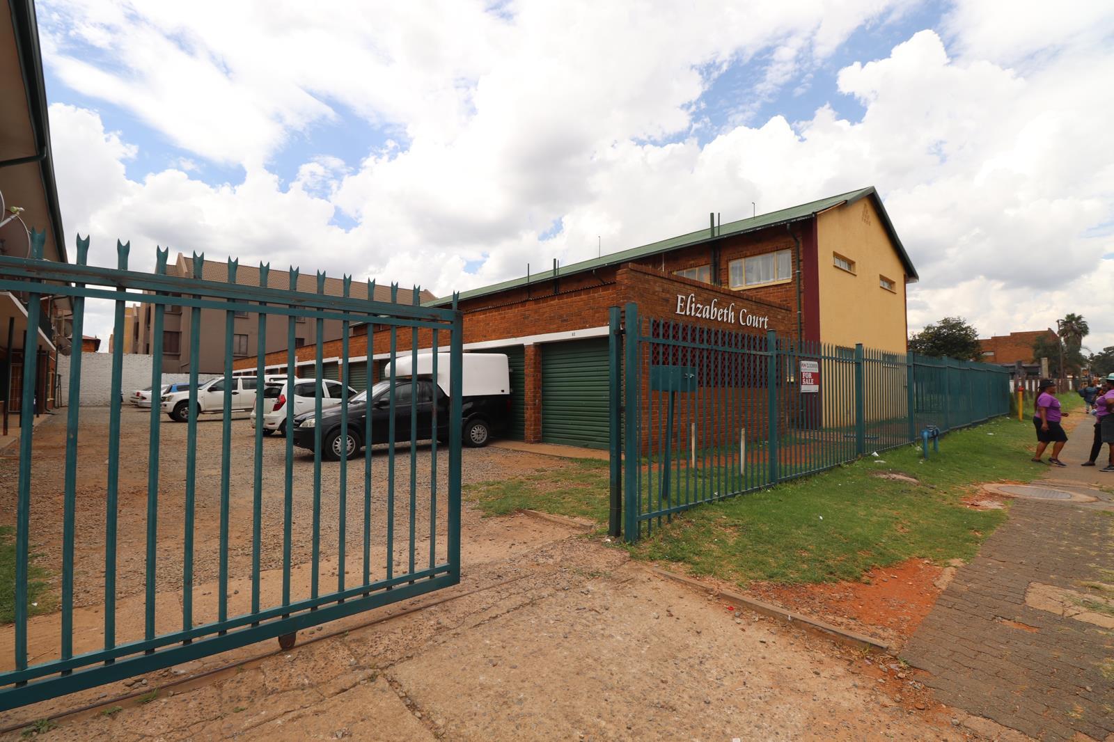 2 Bedroom Flat in Kempton Park Central