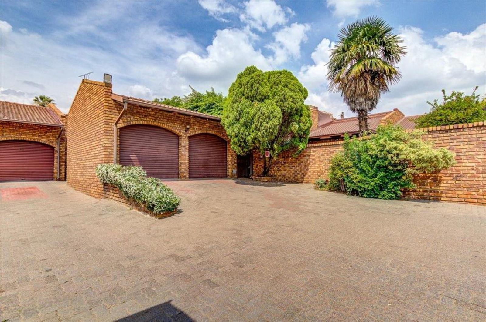3 Bedroom Townhouse in Norkem Park