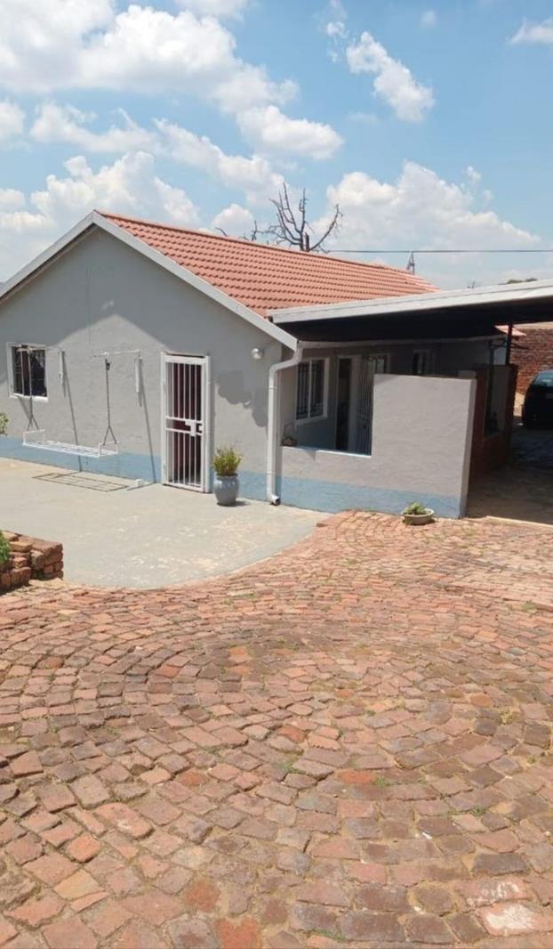 3 Bedroom House in Lotus Gardens