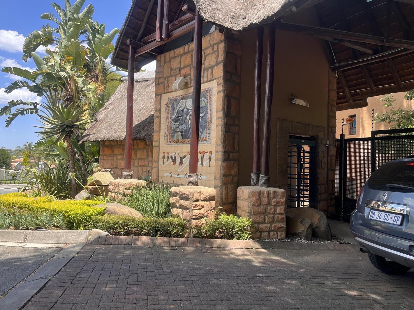1 Bedroom Apartment in Douglasdale