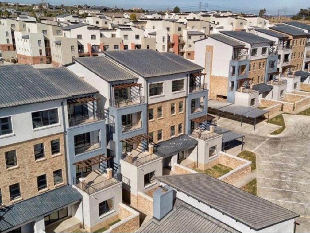 3 Bedroom Flat in Barbeque Downs