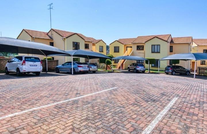 3 Bedroom Apartment in Mondeor