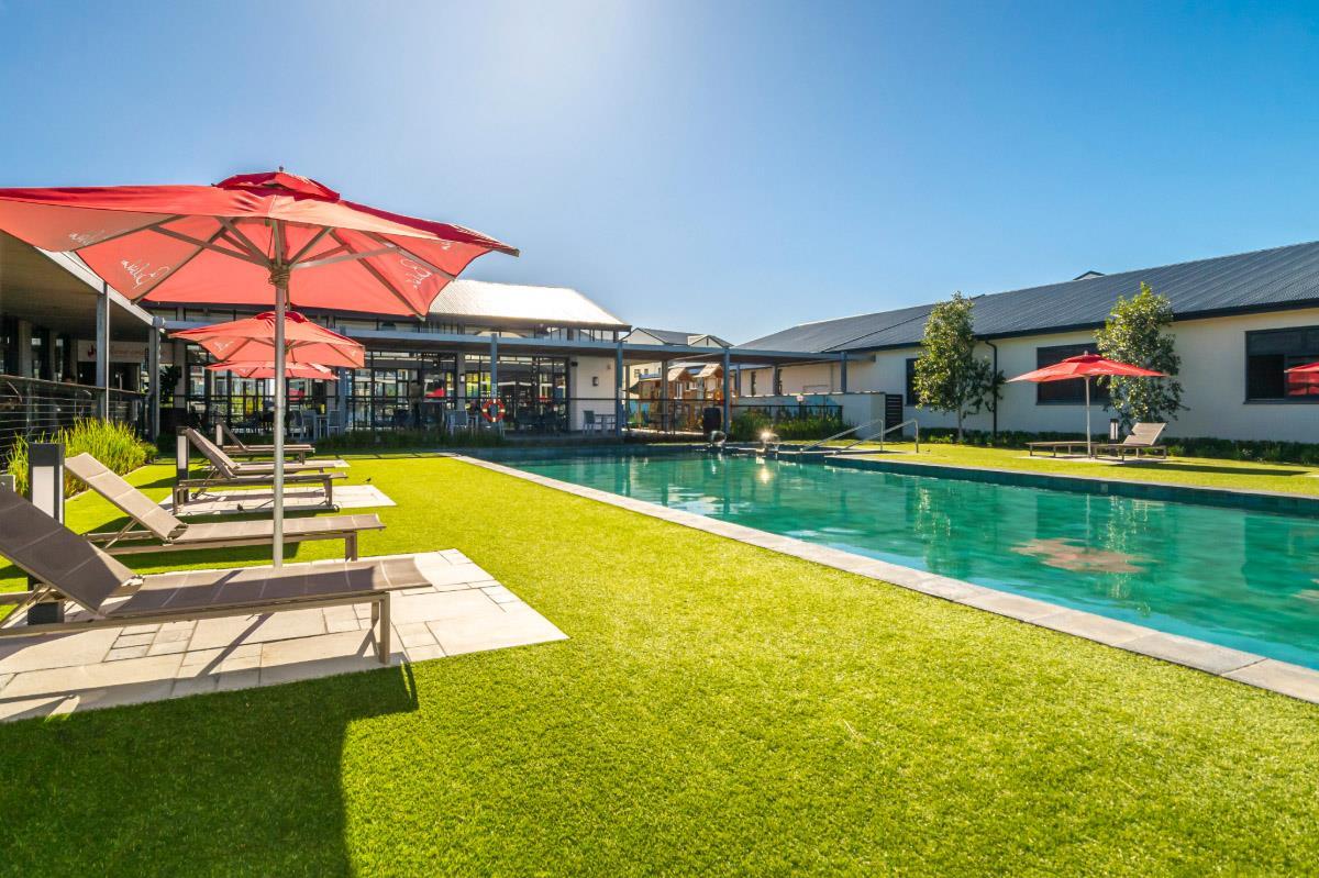 1 Bedroom Apartment in Somerset West Central