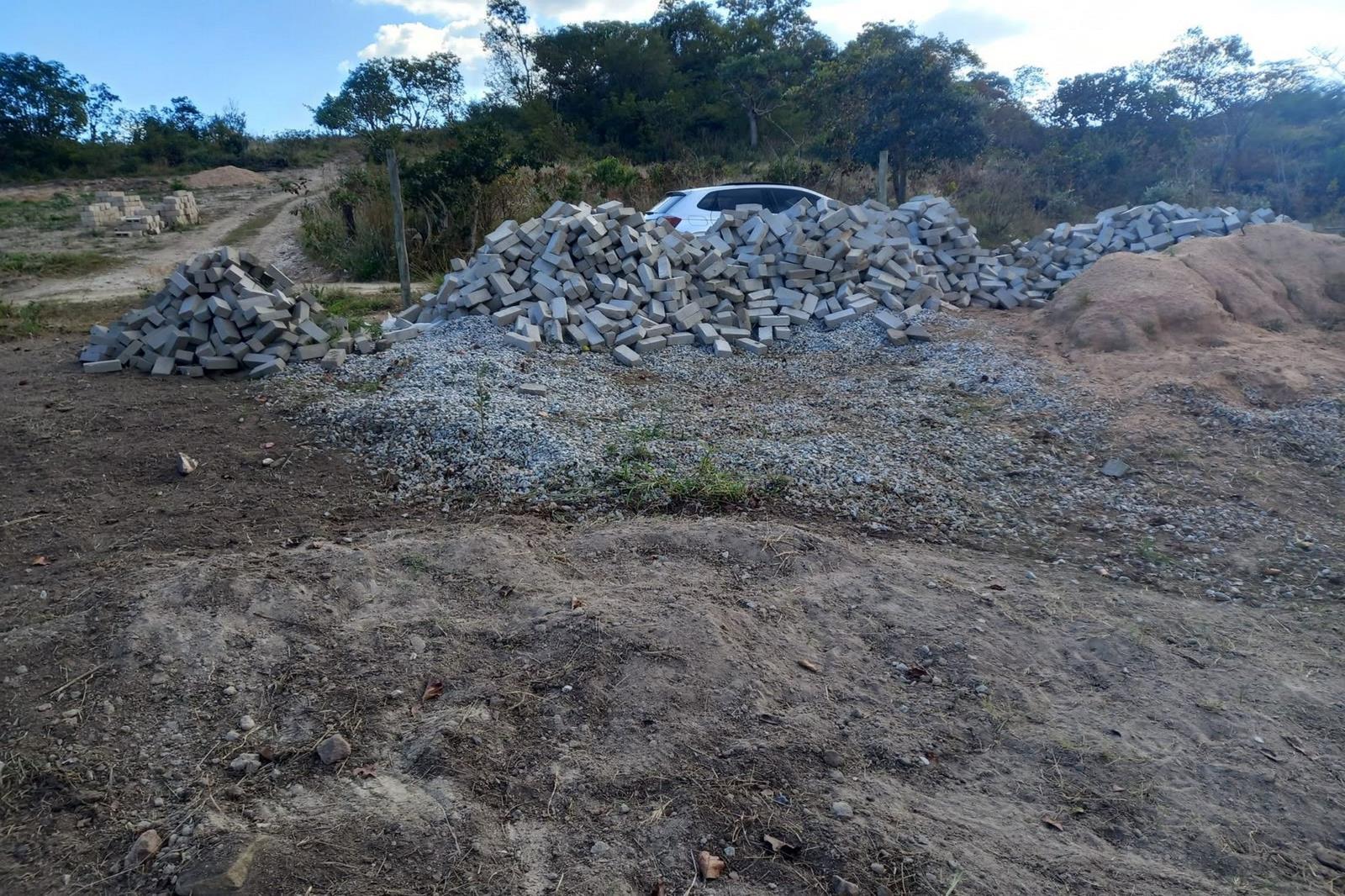 393 m² Land available in Emoyeni