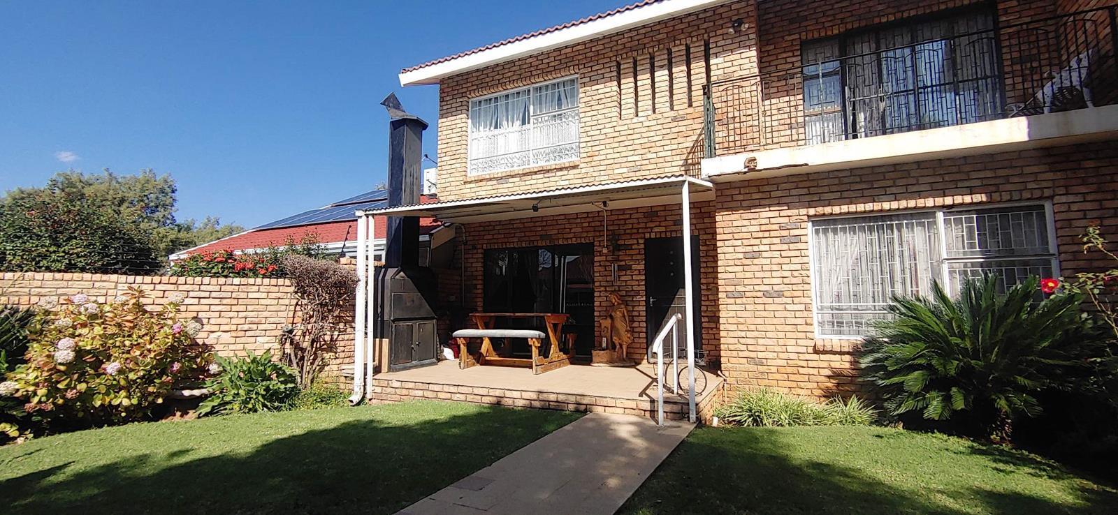 4 Bedroom House in Memorial Road Area