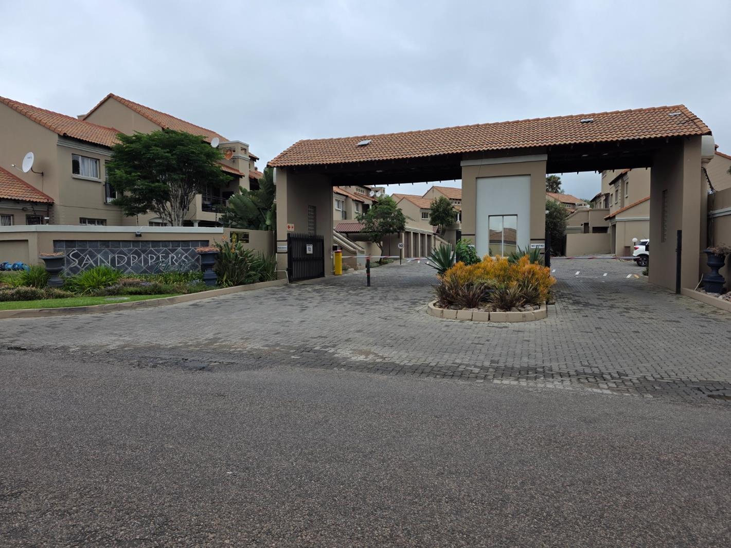 2 Bedroom Townhouse in Glen Marais