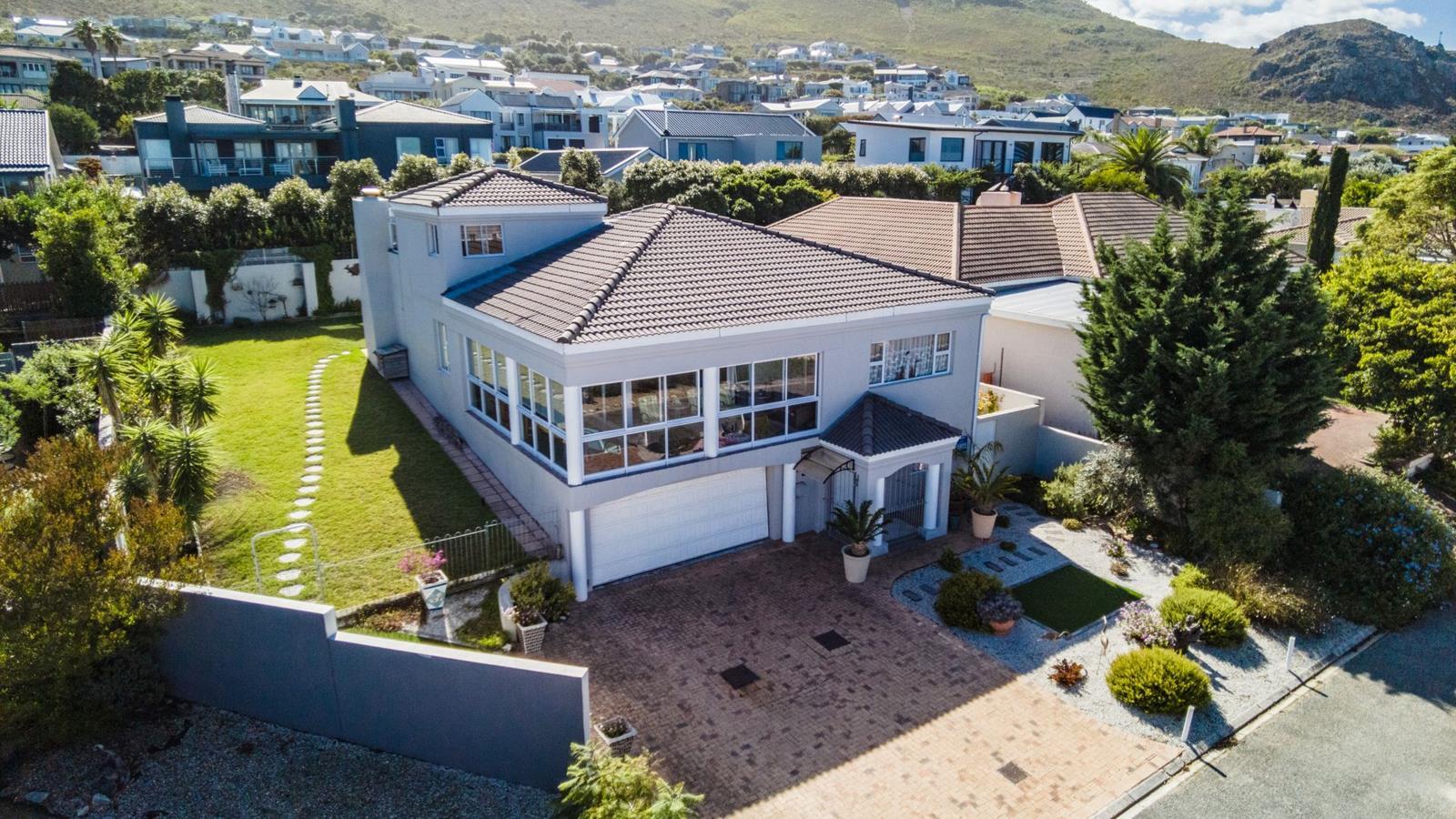 3 Bedroom House in Chanteclair