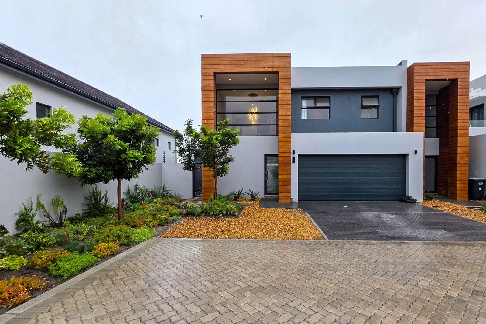 4 Bedroom Townhouse in Sandown